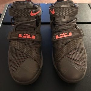 Lebron Soldier Boys Grey